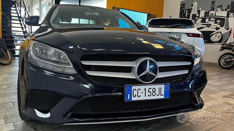Usata Mercedes C220 194 CV (142 kW) 2019 Blu Berlina