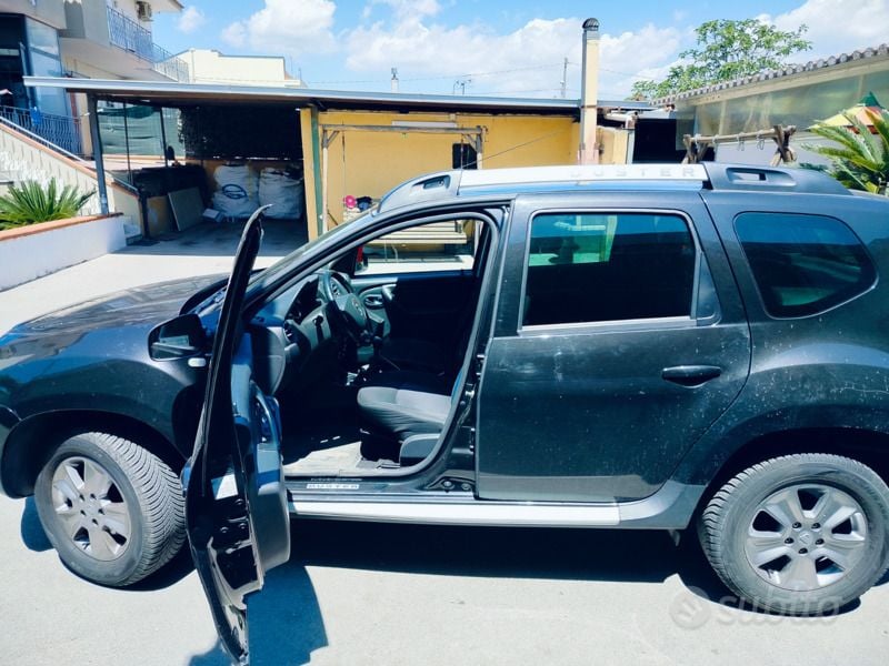 Usata Dacia Duster 110 CV (80 kW) 2015 Nero SUV