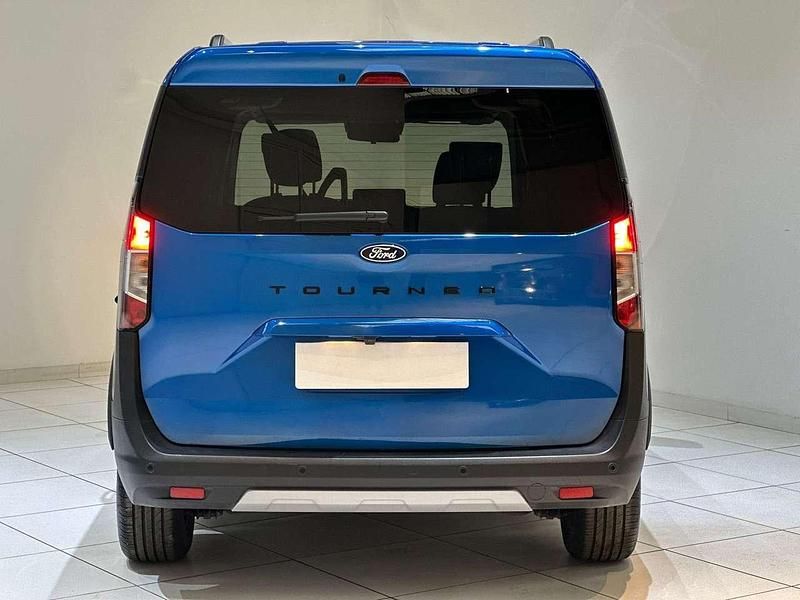 Usata Ford Tourneo Courier Active 124 CV (91 kW) 2024 Blu/azzurro Monovolume