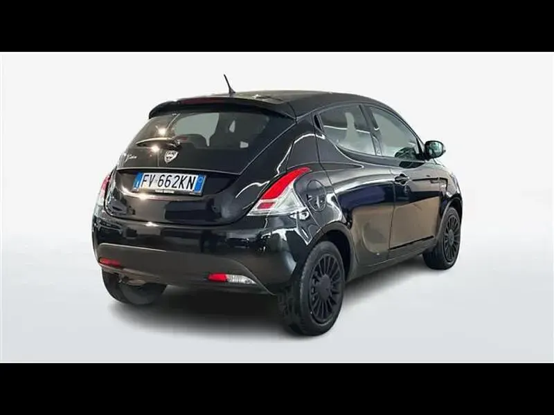 Usata Lancia Ypsilon S 69 CV (50 kW) 2019 Nero