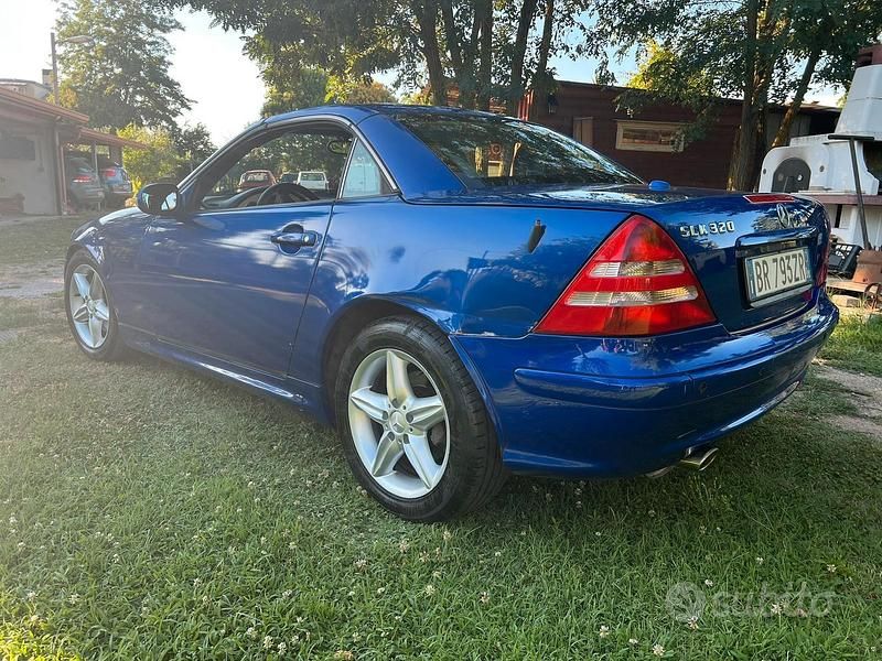 Usata Mercedes SLK320 218 CV (160 kW) 2000 Cabrio