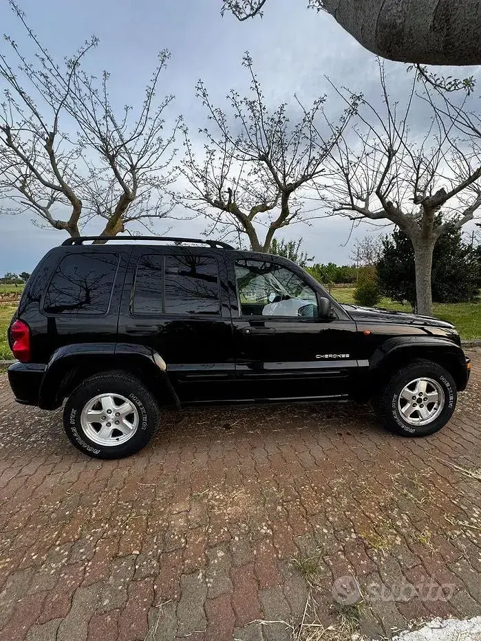 Usata Jeep Cherokee Limited 150 CV (110 kW) 2004 Nero SUV