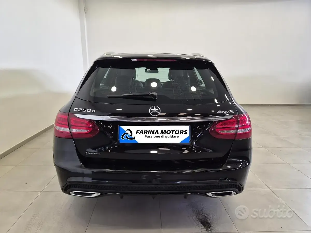 Usata Mercedes C250 Premium 204 CV (150 kW) 2017 Nero Station wagon