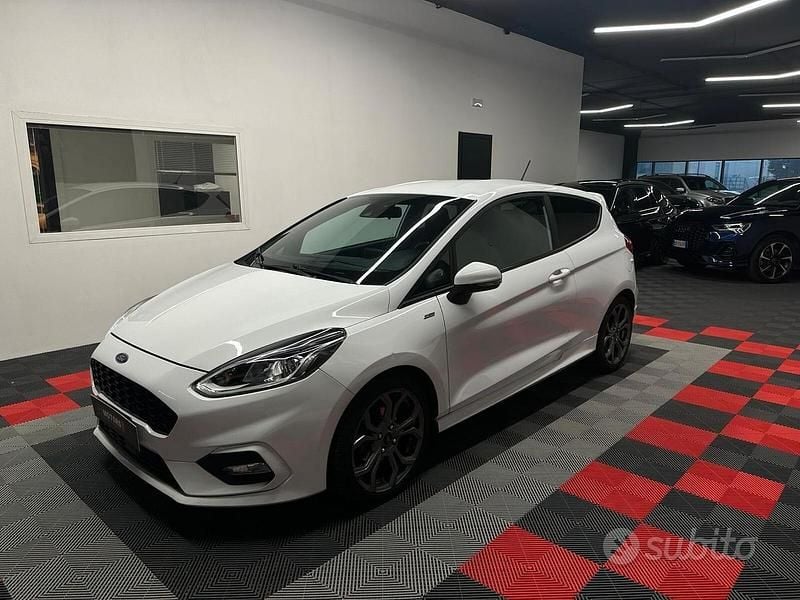 Usata Ford Fiesta ST-Line 86 CV (63 kW) 2018 Bianco Utilitaria