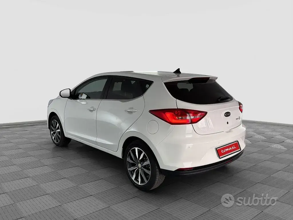 Usata EVO Evo 3 113 CV (83 kW) 2024 Bianco SUV
