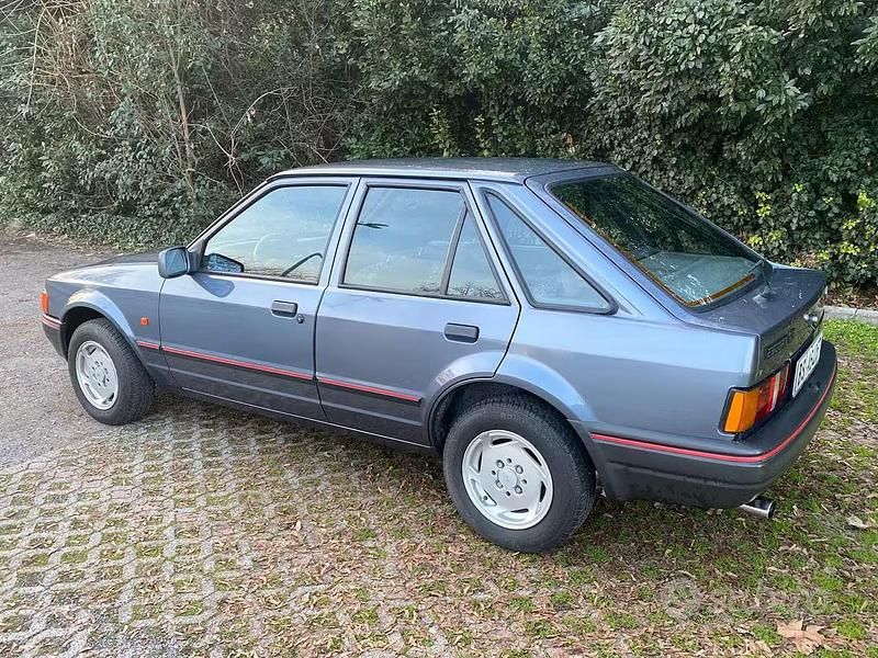 Usata Ford Escort 60 CV (44 kW) 1988 Utilitaria
