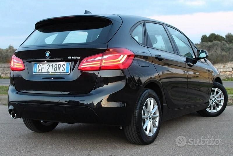 Usata BMW 216 116 CV (85 kW) 2021 Nero Monovolume