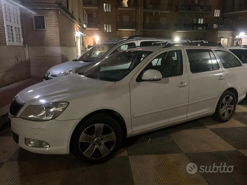 Bianco Usata 2013 Skoda Octavia Ambition Station wagon | 6000 € (Ottimo prezzo) - Immagine 1/4