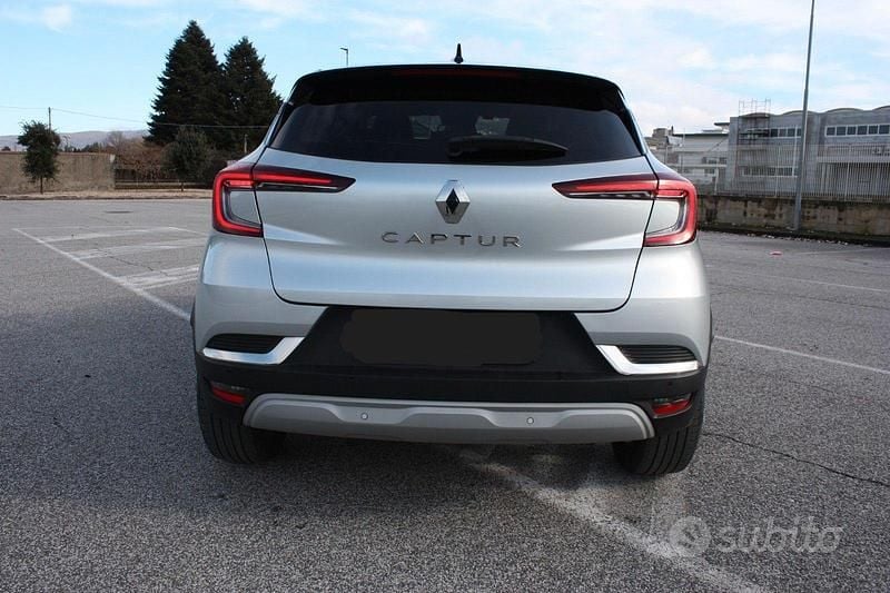 Usata Renault Captur Techno 2023 Grigio SUV