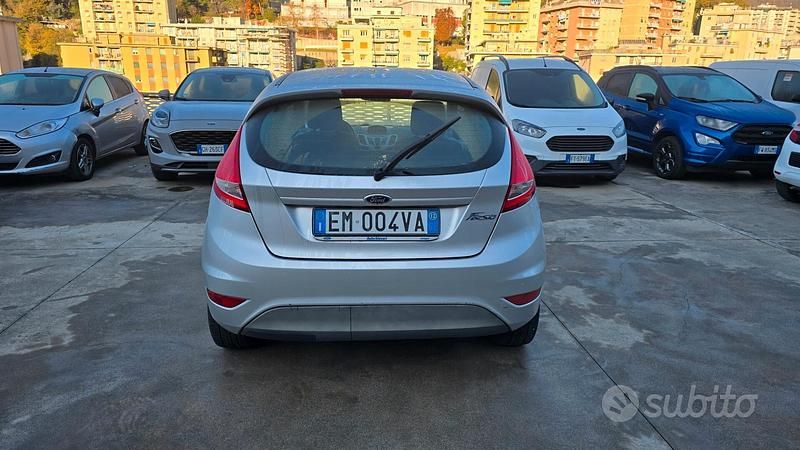 Usata Ford Fiesta Titanium 82 CV (60 kW) 2012 Argento Utilitaria