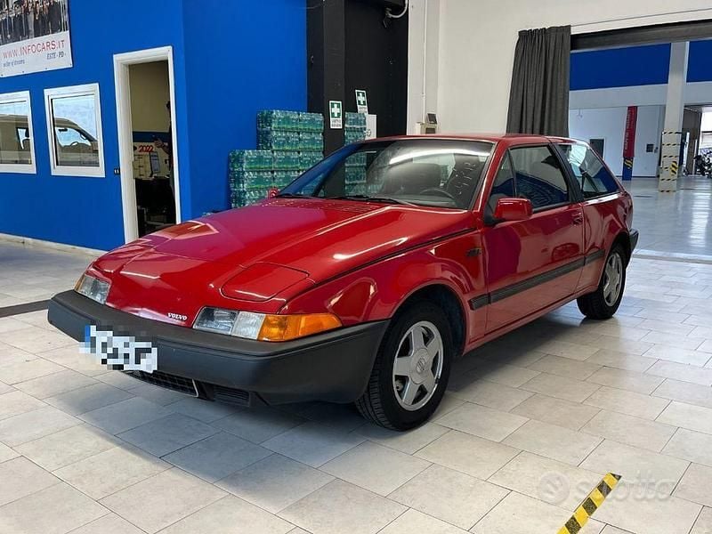 Usata Volvo 480 102 CV (75 kW) 1991 Rosso Coupé