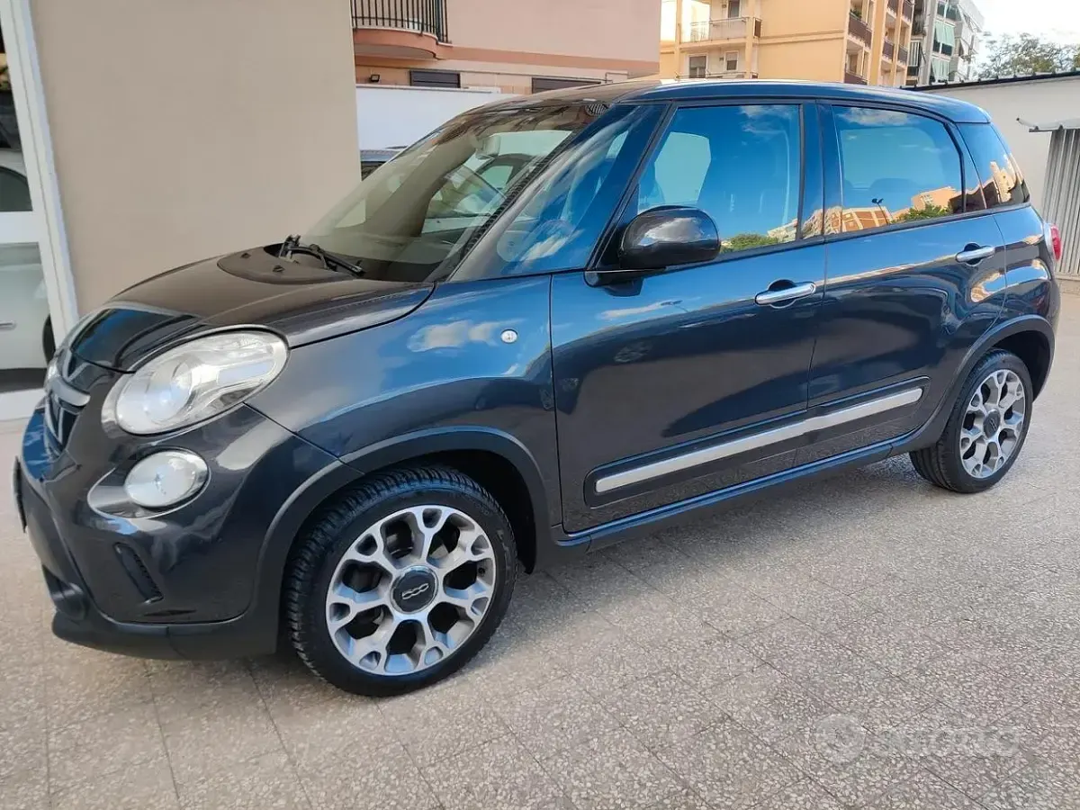 Usata Fiat 500L Trekking 105 CV (77 kW) 2014 Grigio Monovolume