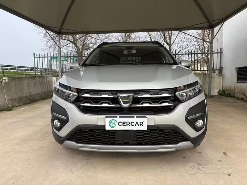 Usata Dacia Jogger 101 CV (74 kW) 2022 Grigio Monovolume