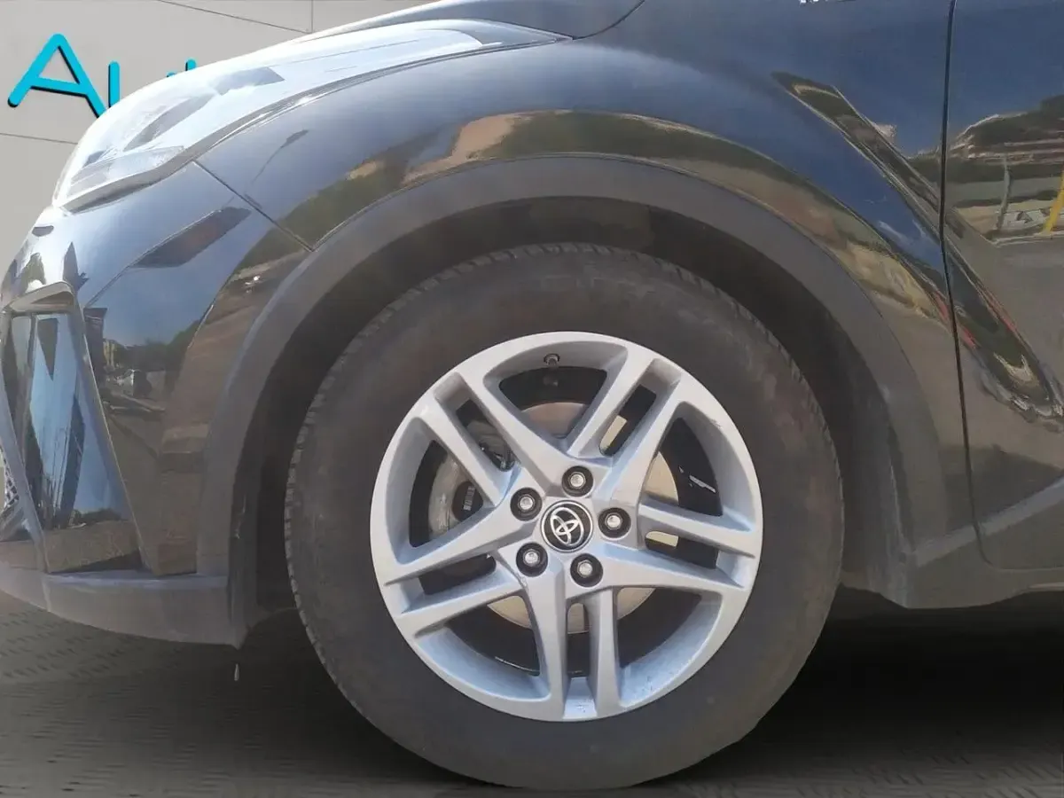 Usata Toyota C-HR Active 97 CV (71 kW) 2021 Grigio SUV