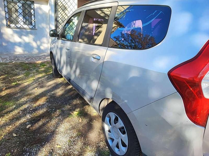 Usata Dacia Lodgy Lauréate 90 CV (66 kW) 2013 Argento Monovolume