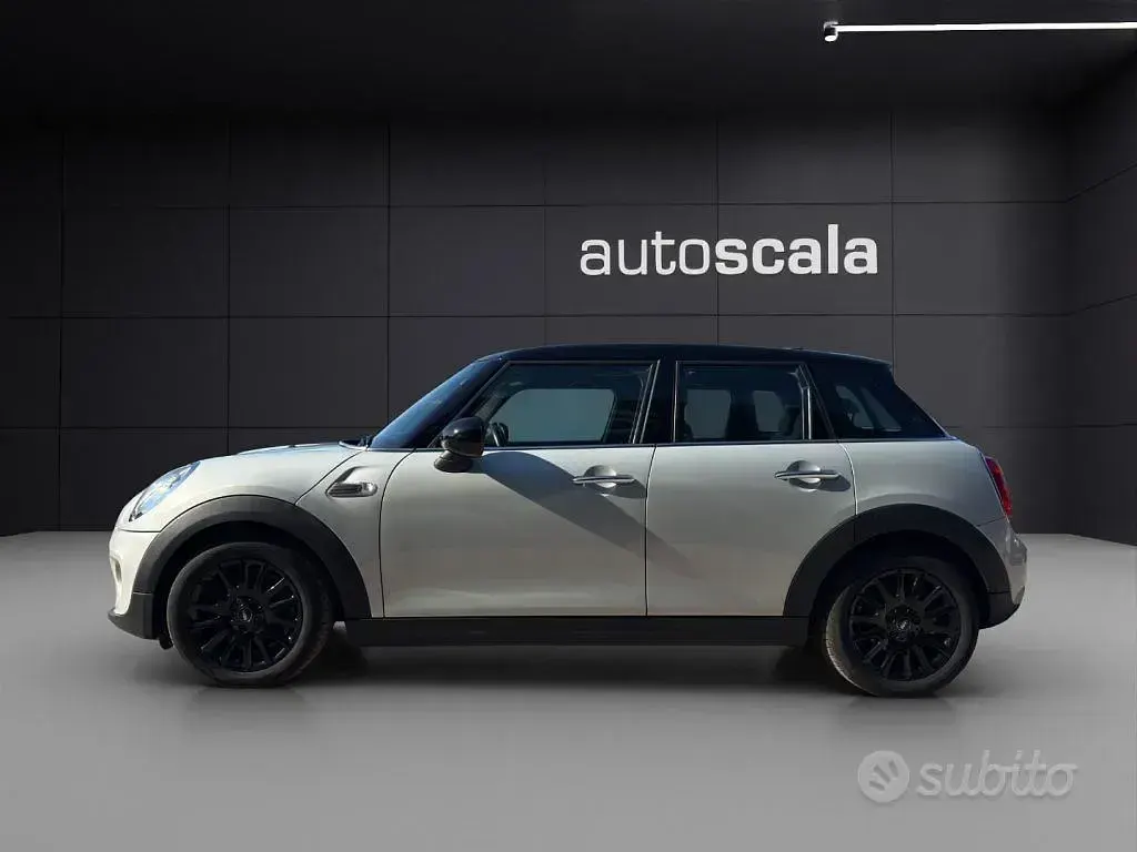Usata Mini Cooper Hype 136 CV (100 kW) 2017 Bianco avorio / tetto nero Utilitaria