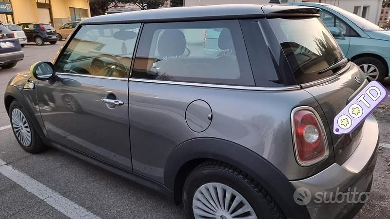 Usata Mini ONE 75 CV (55 kW) 2010 Grigio Utilitaria