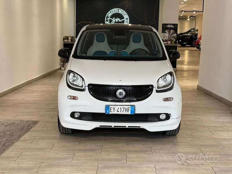 Usata Smart ForFour Proxy 70 CV (51 kW) 2015 Bianco Utilitaria
