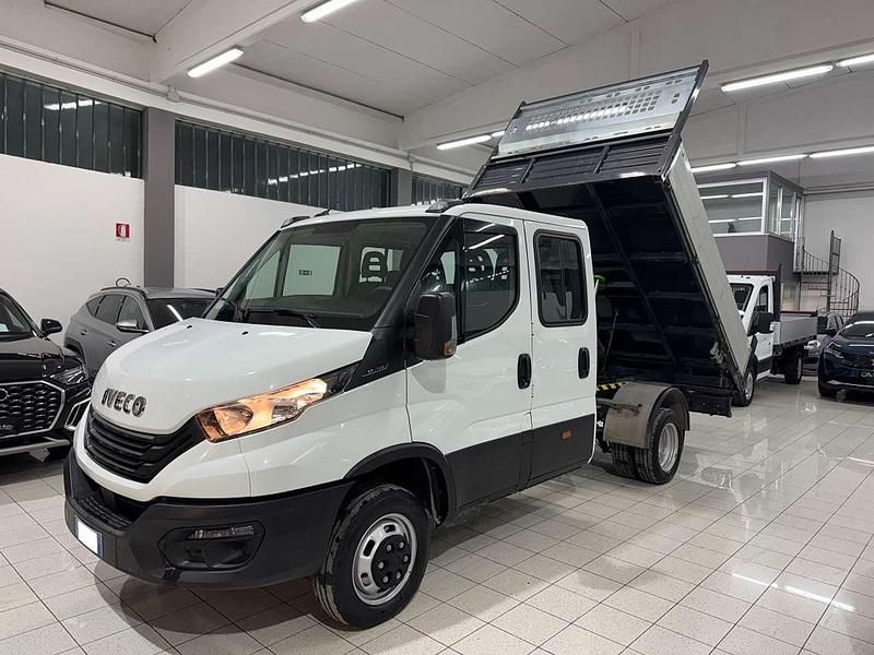 Usata Iveco Daily 136 CV (100 kW) 2024 Bianco Furgone