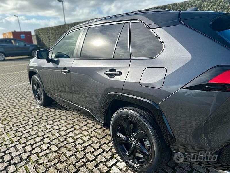 Usata Toyota RAV4 Hybrid Style 178 CV (130 kW) 2020 Grigio scuro SUV