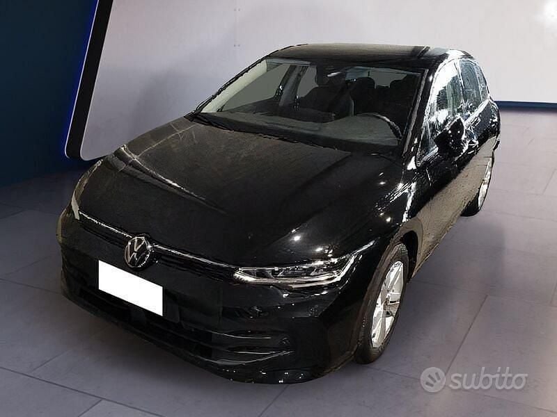 Usata VW Golf VIII Life 116 CV (85 kW) 2025 Nero Berlina
