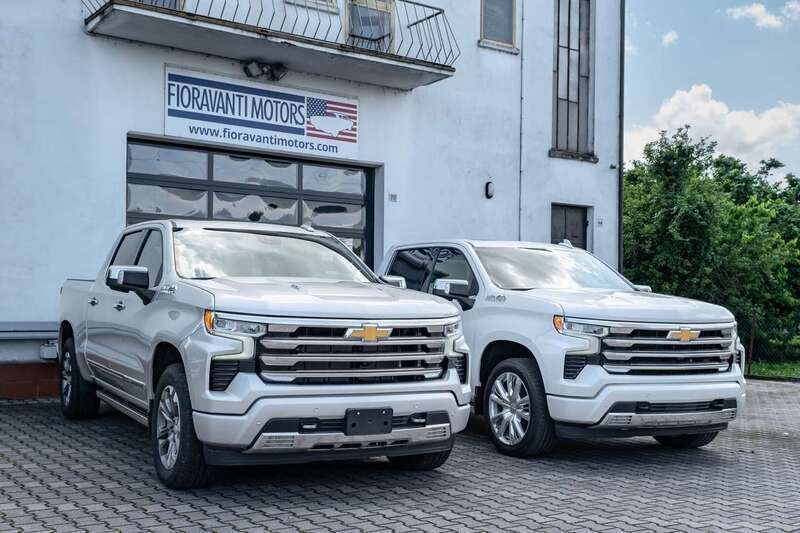 Usata Chevrolet Silverado 420 CV (308 kW) 2024 Grigio SUV