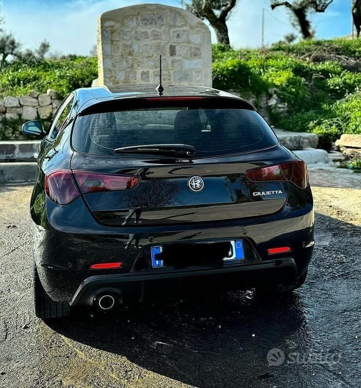 Usata 2015 Alfa Romeo Giulietta Due volumi | 8000 € (Buon prezzo) - Immagine 1/4
