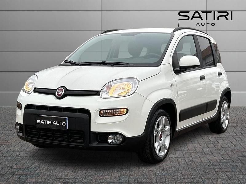 Bianco Usata 2023 Fiat Panda S Tre volumi | 12.000 € (Buon prezzo) - Immagine 1/4