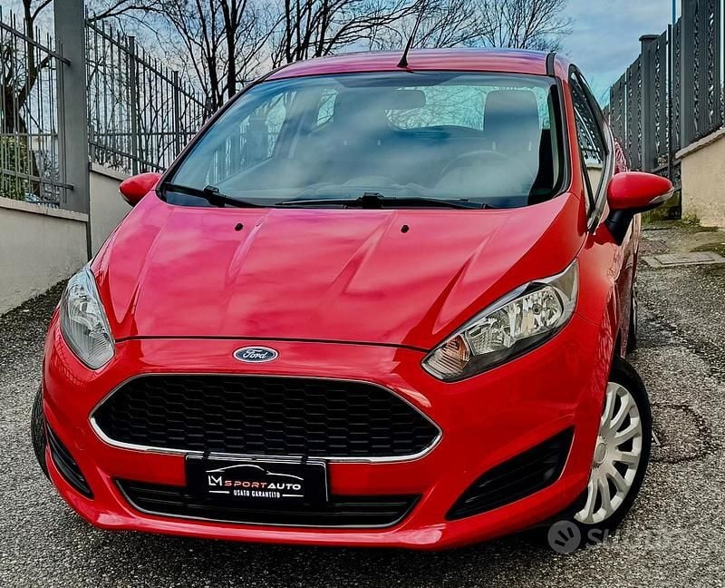 Rosso Usata 2016 Ford Fiesta Utilitaria | 5700 € (Ottimo prezzo) - Immagine 1/4