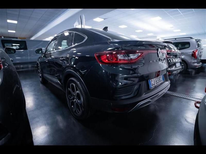 Usata Renault Arkana Intens 145 CV (106 kW) 2022 Grigio chiaro SUV