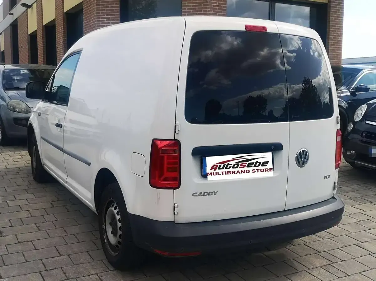 Usata VW Caddy 102 CV (75 kW) 2017 Bianco Monovolume