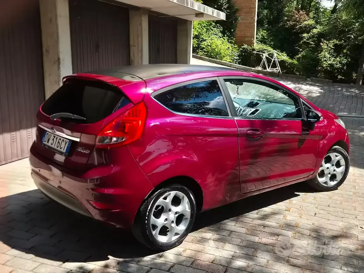 Usata Ford Fiesta 68 CV (50 kW) 2009 Berlina