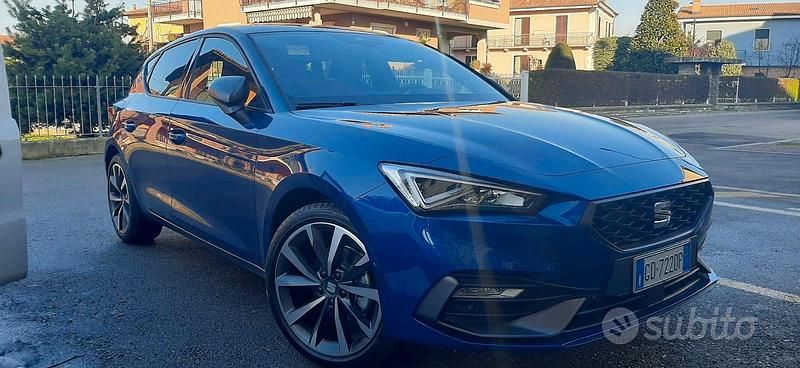 Usata Seat Leon FR 131 CV (96 kW) 2020 Blu/azzurro Berlina