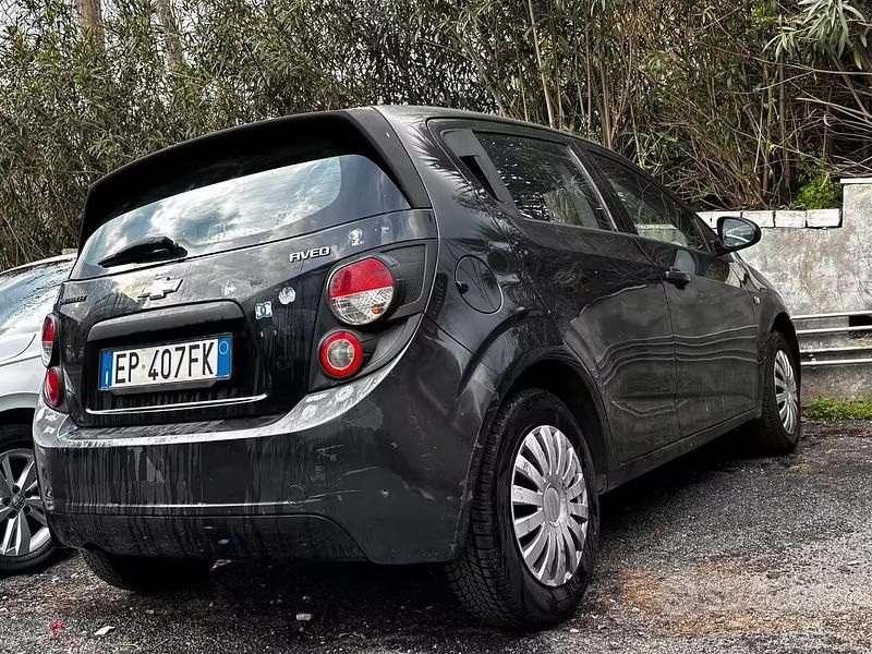 Usata Chevrolet Aveo 86 CV (63 kW) 2012 Nero Berlina