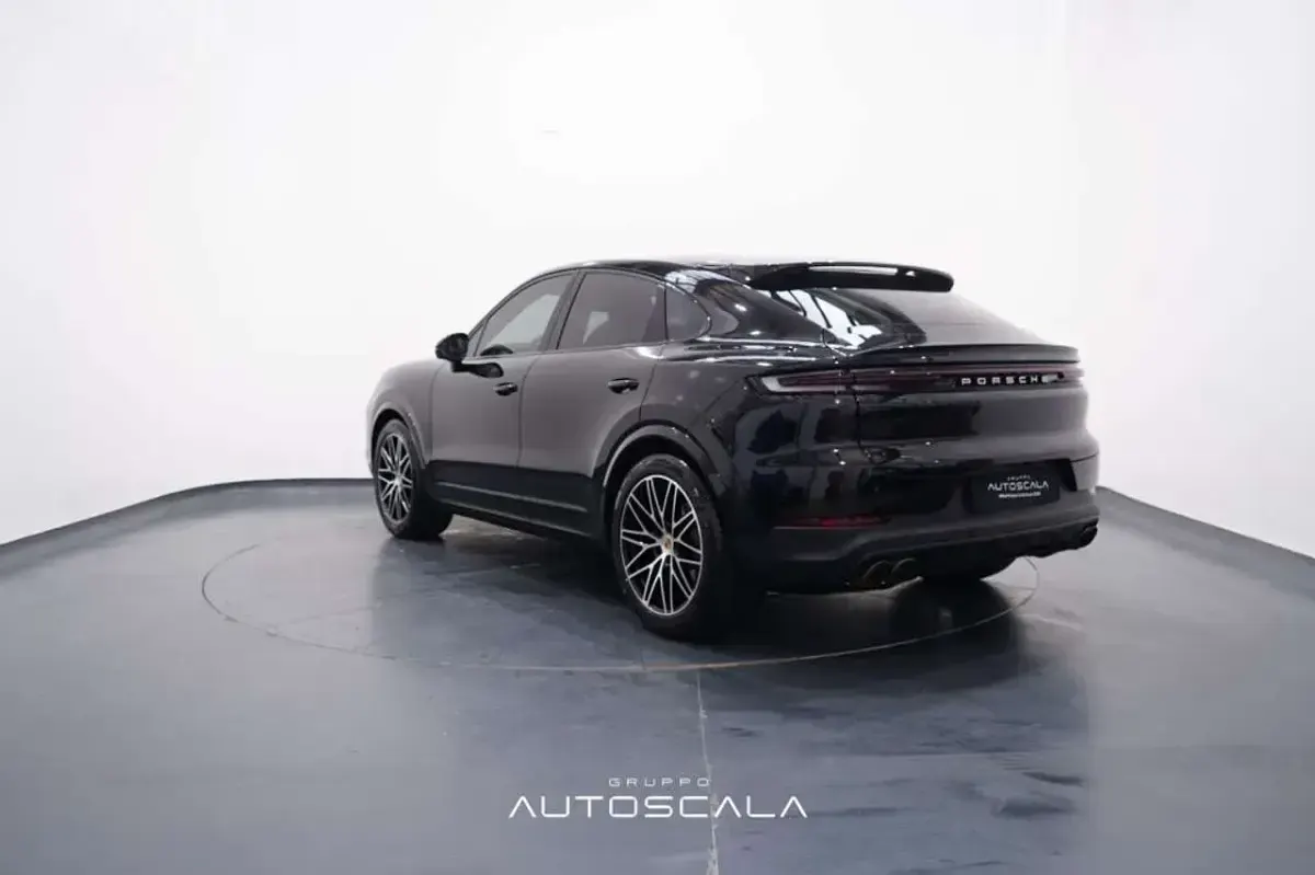 Usata Porsche Cayenne 352 CV (258 kW) 2024 Nero jet [2t2t] SUV