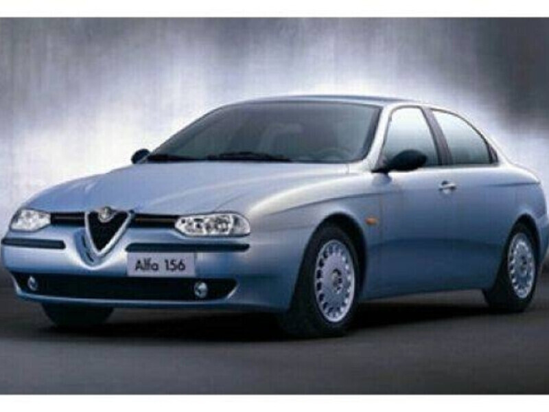 Usato 2000 Alfa Romeo 156 1.7 Benzin 140 CV (2.490 €)