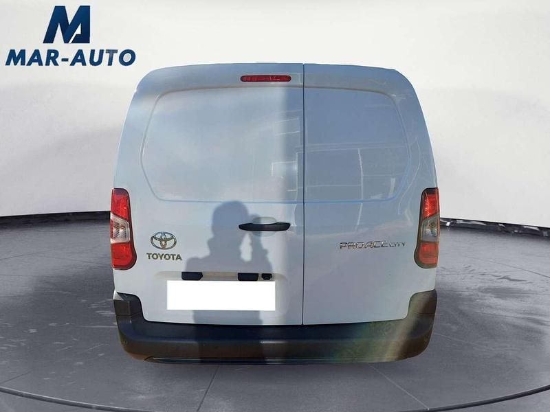 Usata Toyota Proace City City 102 CV (75 kW) 2024 Beige Monovolume