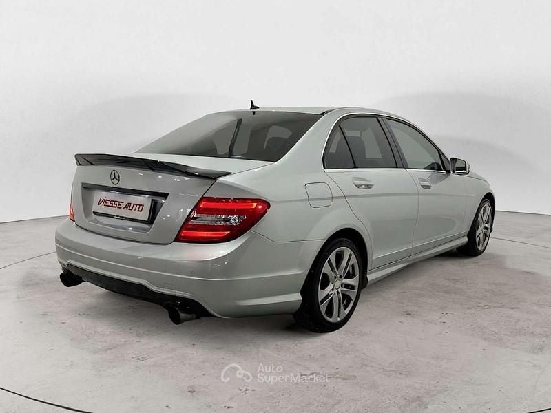 Usata Mercedes C180 Premium 156 CV (114 kW) 2011 Nero metallizzato Coupé