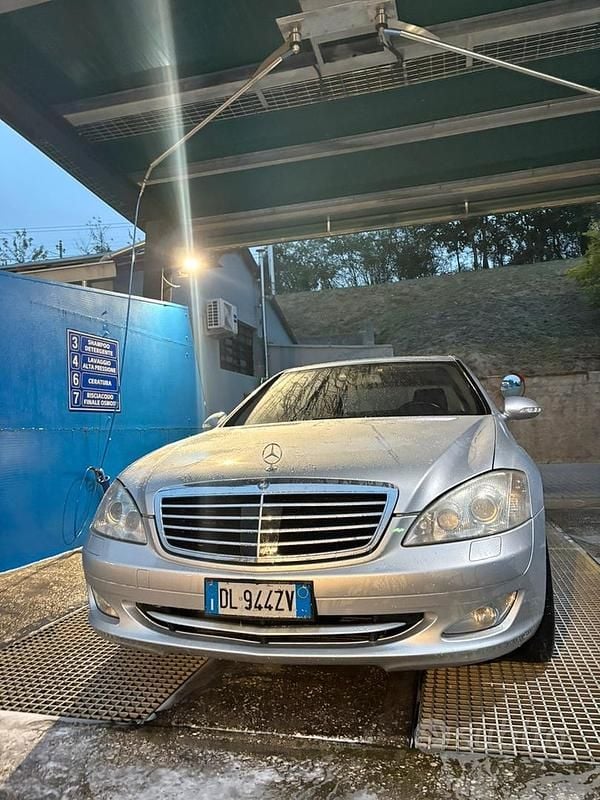 Usata Mercedes S500 387 CV (284 kW) 2007 Grigio Berlina