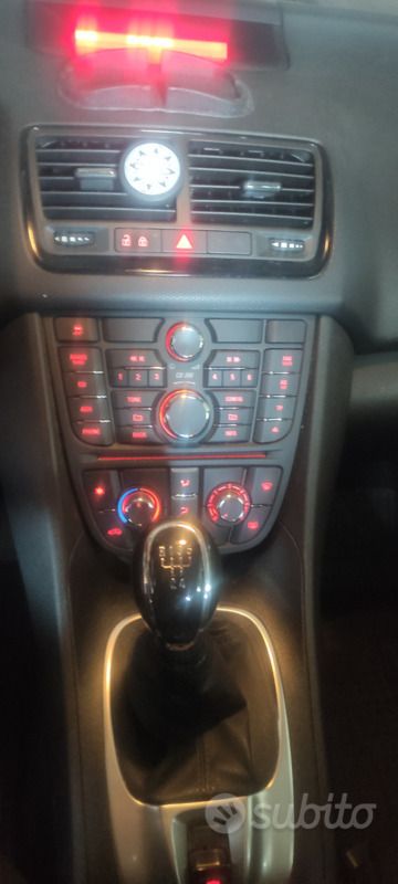 Usata Opel Meriva 101 CV (74 kW) 2014 Monovolume