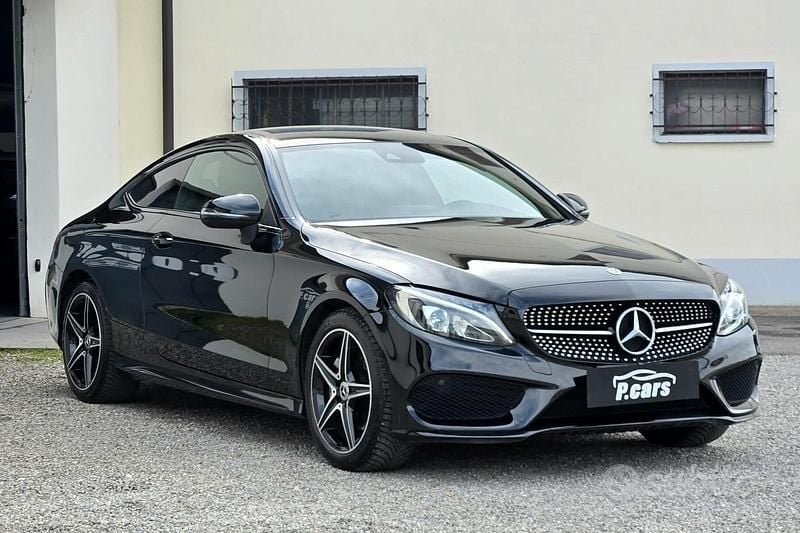 Usado Mercedes C220 Premium 170 CV (125 kW) 2018 Negro Coupe