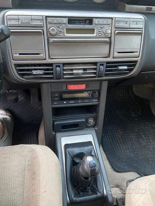 Usata Nissan X-Trail 114 CV (83 kW) 2002 Rosso SUV