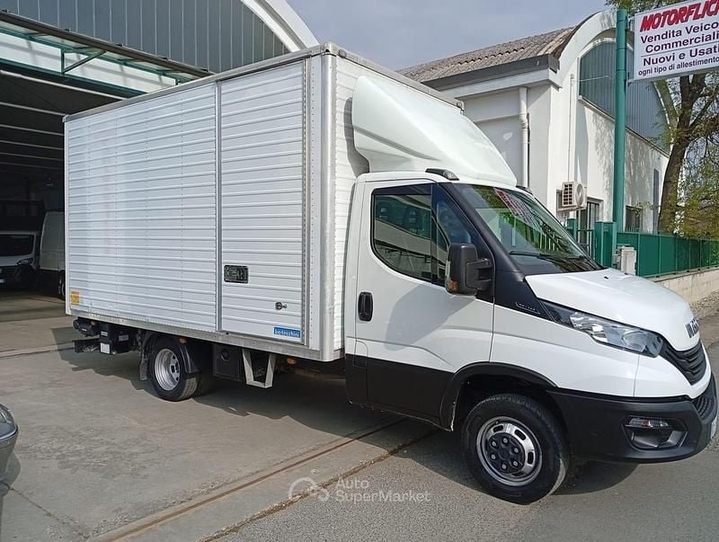 Usata Iveco Daily 136 CV (100 kW) 2023 Bianco
