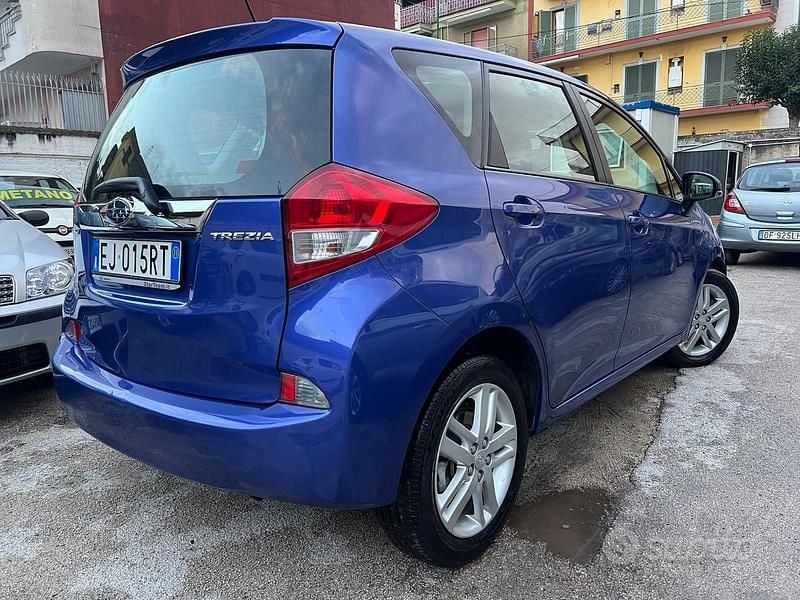Usata Subaru Trezia Exclusive+ 90 CV (66 kW) 2011 Blu Utilitaria