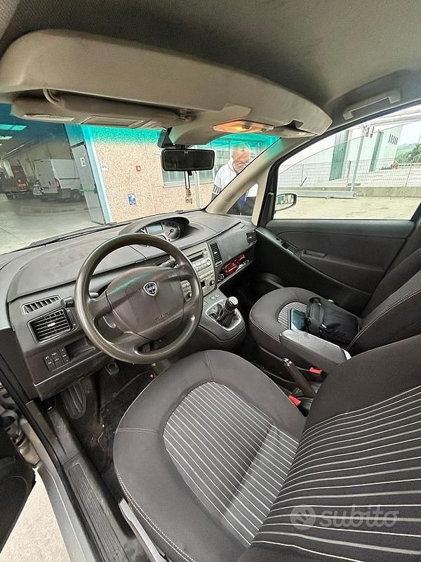Usata Lancia Musa 90 CV (66 kW) 2008 Monovolume