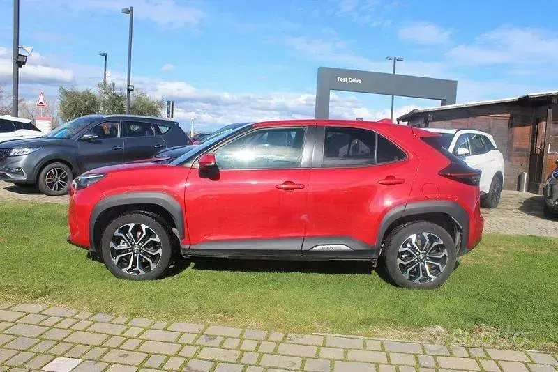 Usata Toyota Yaris Cross Trend 116 CV (85 kW) 2023 Rosso SUV