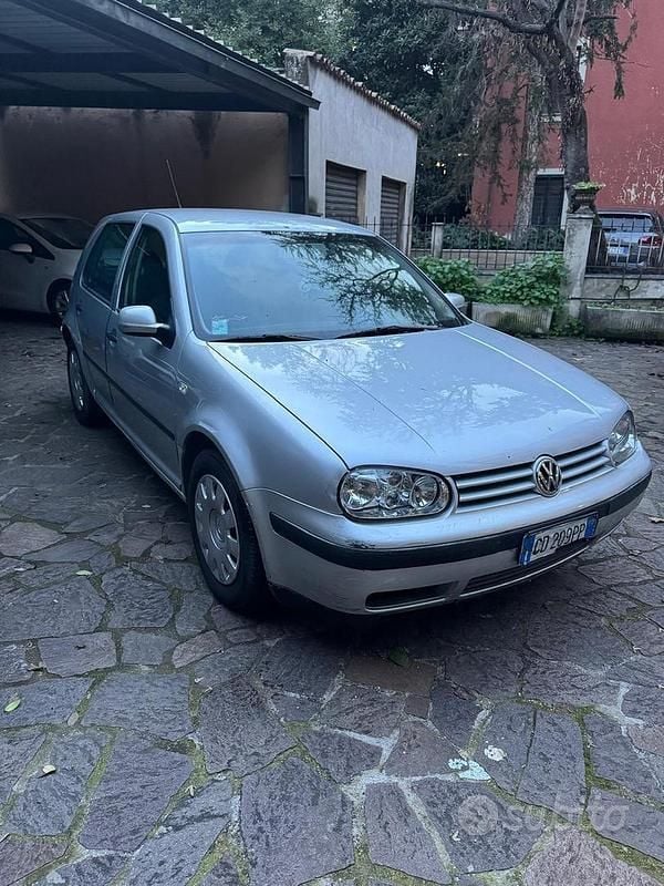 Usata VW Golf 2002 Grigio Berlina