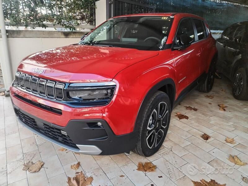 Usado Jeep Avenger Summit 101 HP (74 kW) 2023 Vermelho SUV