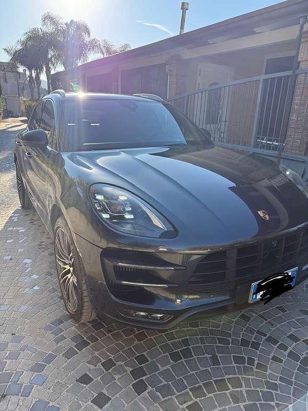 Usata 2016 Porsche Macan Turbo SUV | 40.000 € (Ottimo prezzo) - Immagine 1/4