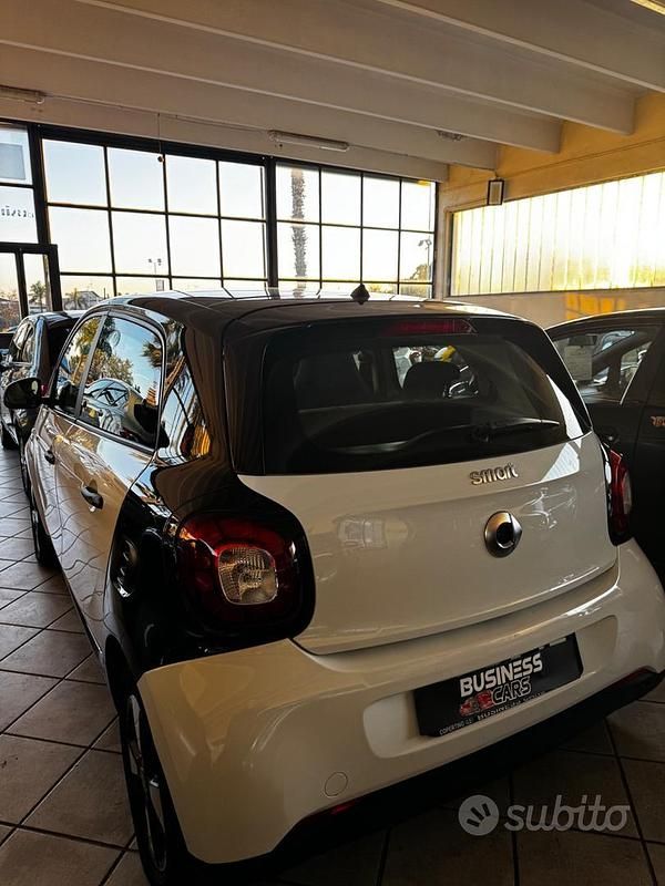 Usata Smart ForFour Prime 70 CV (51 kW) 2015 Bianco Utilitaria